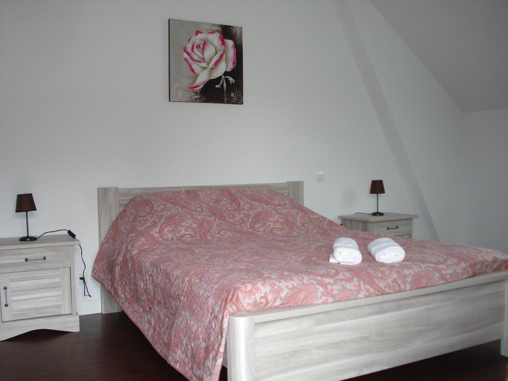 ロズ・シュル・クエノン ドメーヌ デュ プレ サレ Bed & Breakfast 部屋 写真